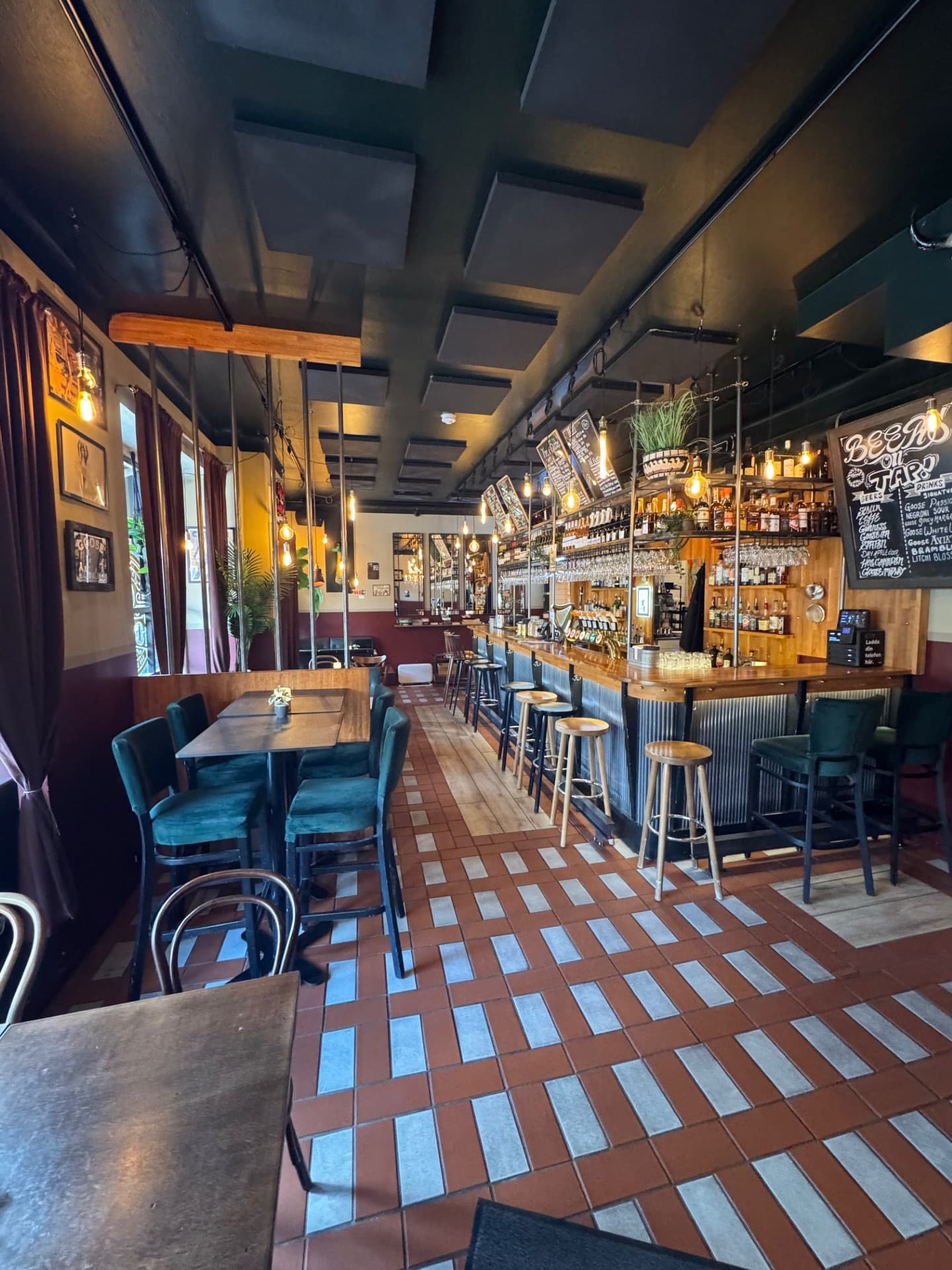 Bar